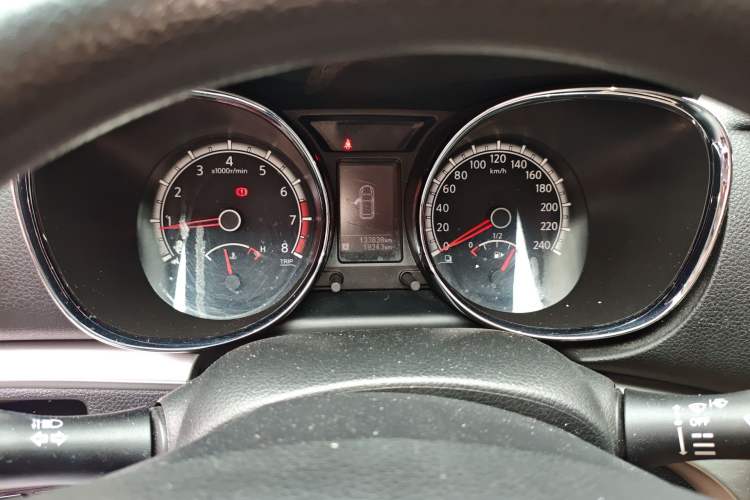 Used Venucia T70 2015 2.0L Manual RuiQu Version Odometer Close Up