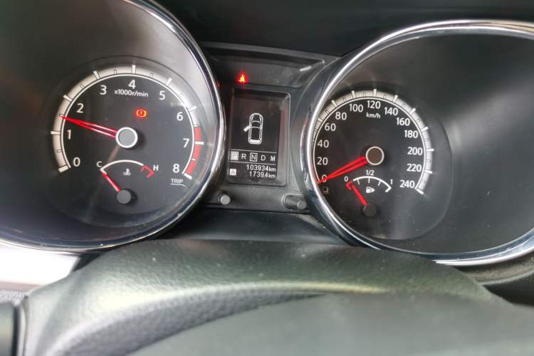 Used Venucia T70 2015 2.0L CVT Smart Choice Edition Odometer Close Up