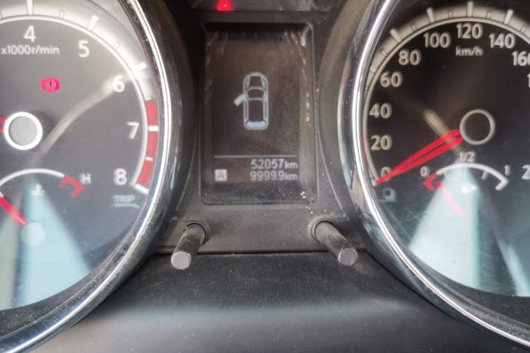 Used Venucia T70 2015 2.0L Manual RuiXiang Edition Odometer Close Up