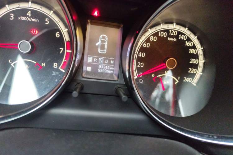Used Venucia T70 2015 2.0L CVT Smart Edition Odometer Close Up