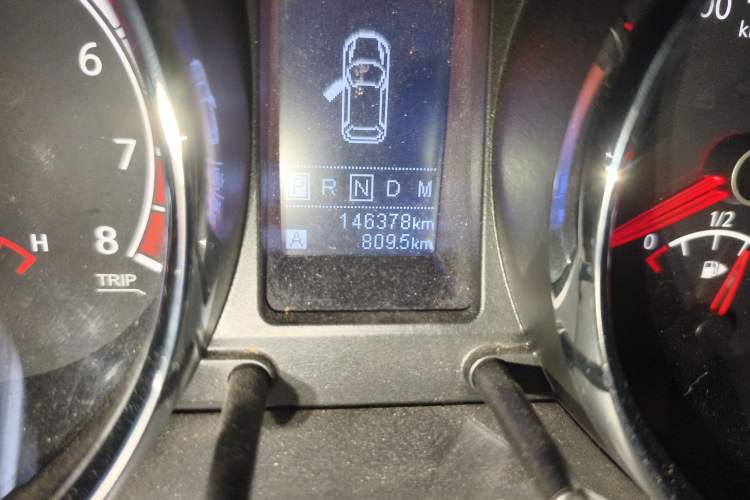 Used Venucia T70 2015 2.0L CVT Smart Choice Edition Odometer Close Up
