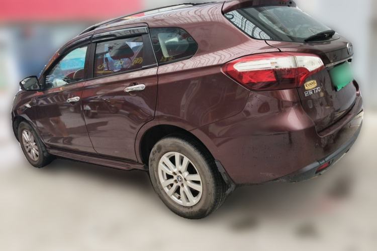 Used Venucia T70 2015 2.0L CVT Smart Edition Rear Left 45 Deg