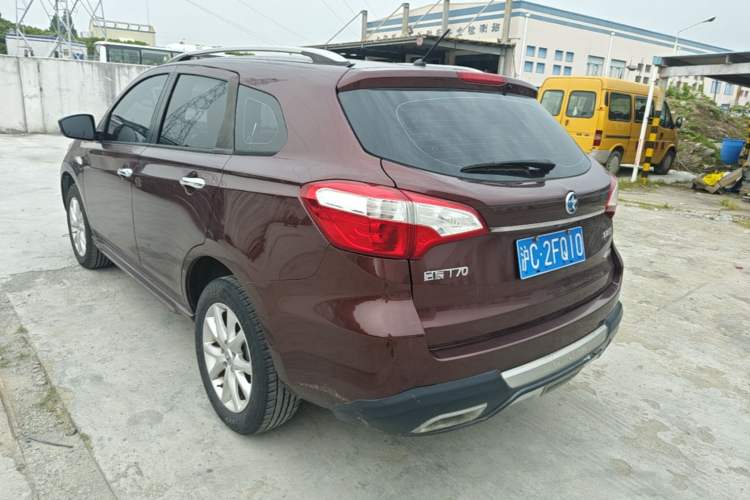 Used Venucia T70 2015 2.0L CVT Smart Edition Rear Left 45 Deg