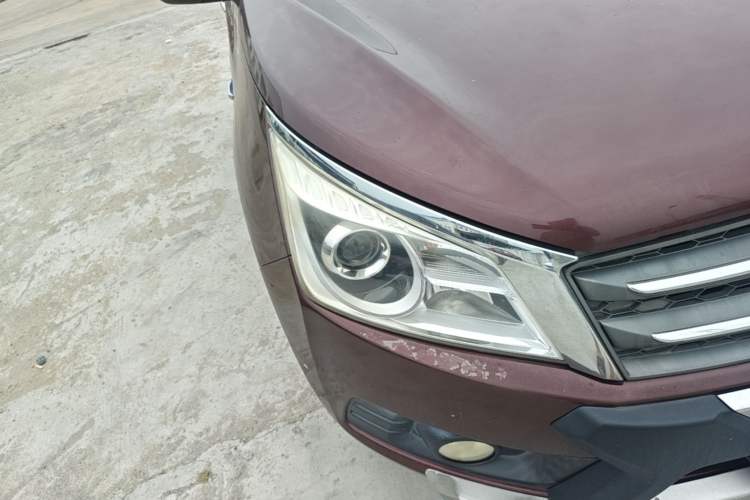 Used Venucia T70 2015 2.0L CVT Smart Edition Right Front Headlight