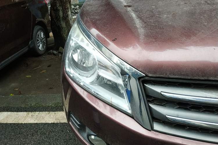 Used Venucia T70 2015 2.0L Manual RuiQu Version Right Front Headlight