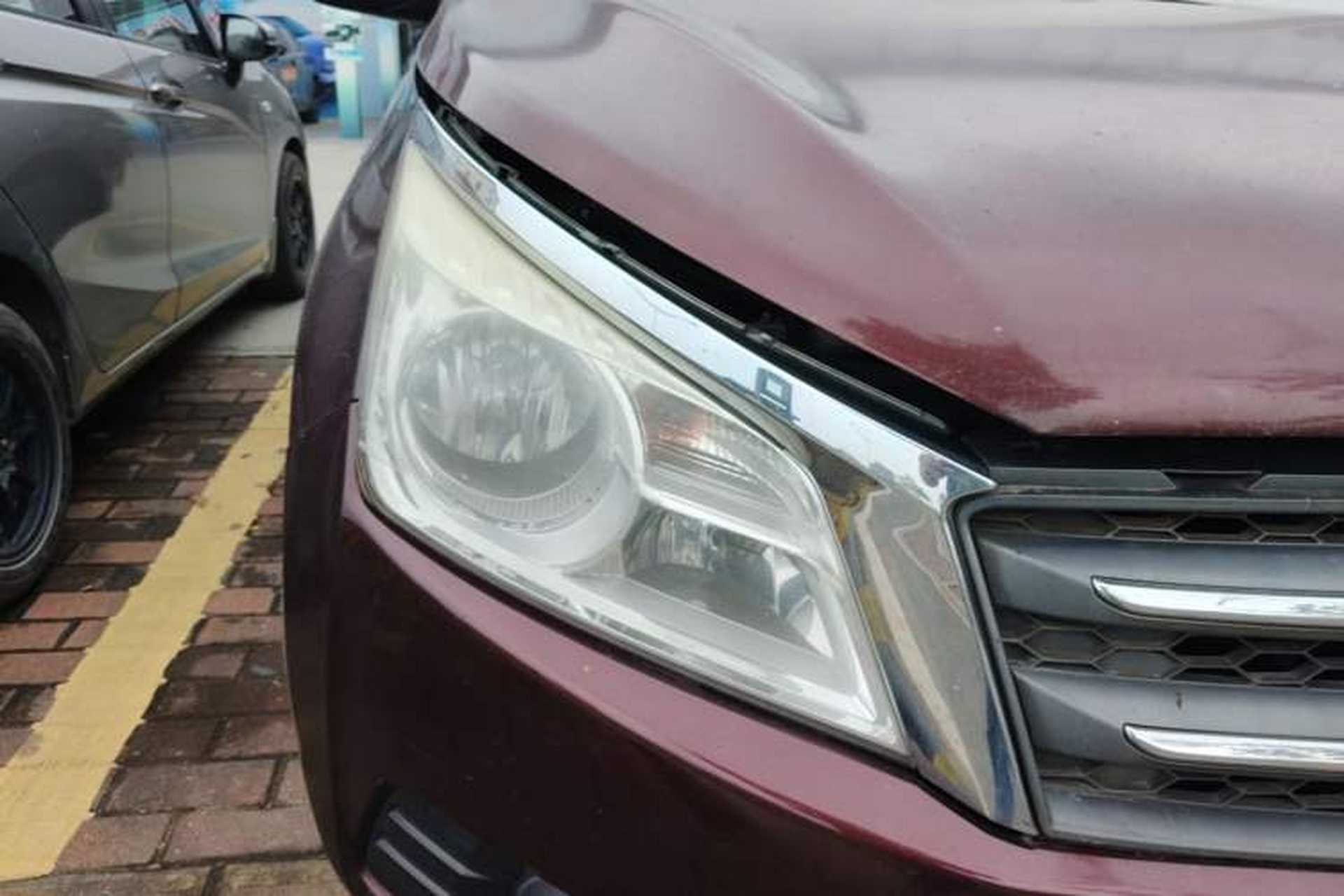 Used Venucia T70 2015 2.0L CVT Smart Choice Edition Right Front Headlight
