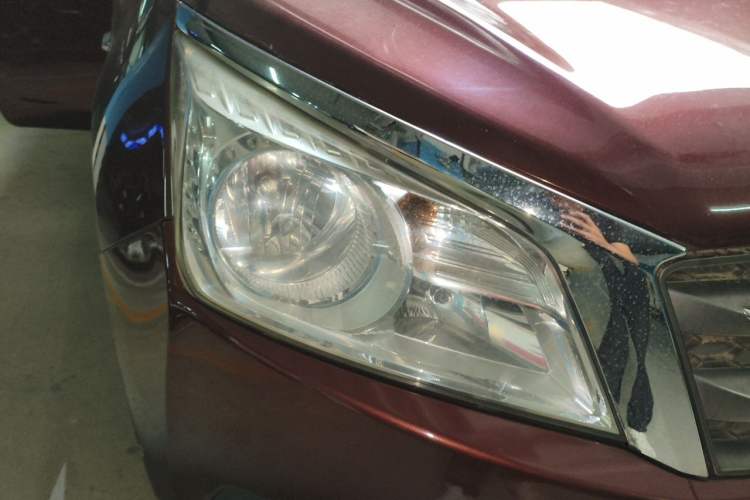 Used Venucia T70 2015 2.0L CVT Smart Choice Edition Right Front Headlight
