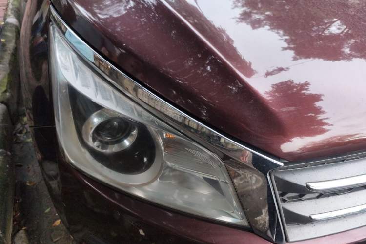 Used Venucia T70 2015 2.0L CVT Smart Edition Right Front Headlight