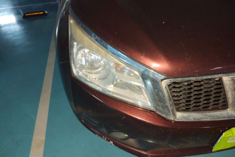 Used Venucia T70 2015 2.0L CVT Smart Choice Edition Right Front Headlight