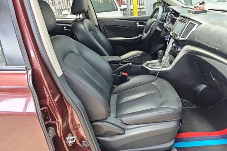 Used Venucia T70 2015 2.0L CVT Smart Edition Right Front Seat