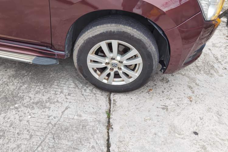 Used Venucia T70 2015 2.0L CVT Smart Choice Edition Right Front Wheel Hub