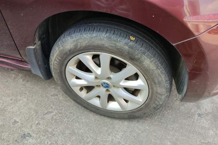 Used Venucia T70 2015 2.0L CVT Smart Edition Right Front Wheel Hub