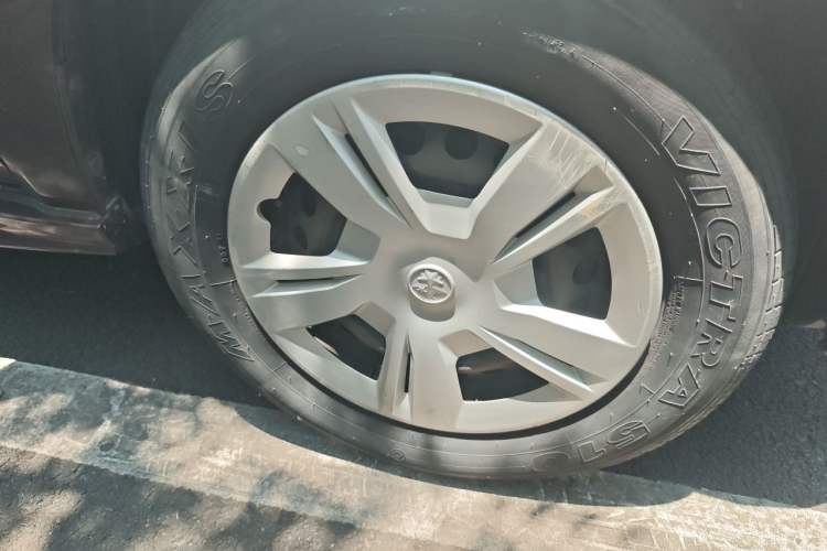 Used Venucia T70 2015 1.6L Manual Ruixing Edition Right Front Wheel Hub