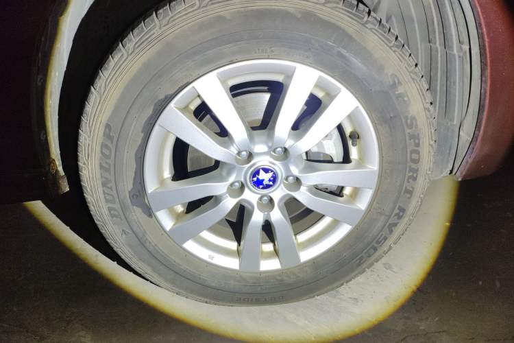 Used Venucia T70 2015 2.0L CVT Smart Edition Right Front Wheel Hub
