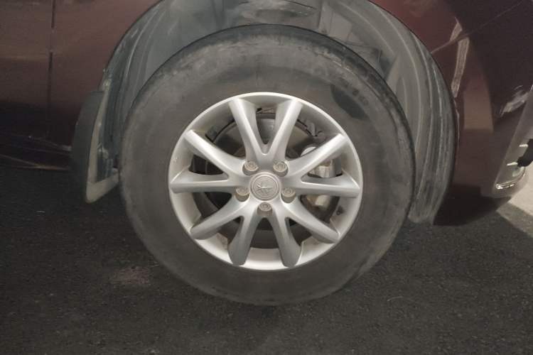 Used Venucia T70 2015 1.6L Manual Ruixing Edition Right Front Wheel Hub