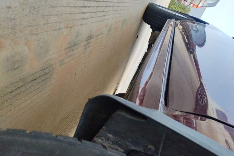 Used Venucia T70 2015 1.6L Manual Ruixing Edition Right Side Sill