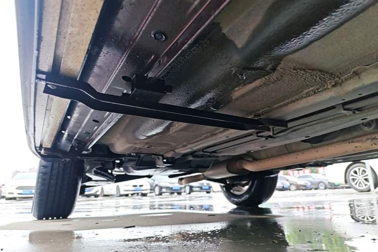 Used Venucia T70 2015 2.0L CVT Smart Edition Right Side Sill