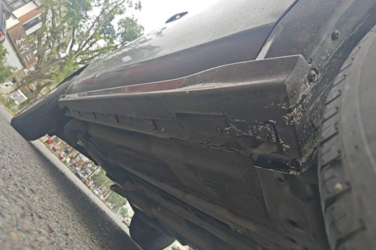 Used Venucia T70 2015 1.6L Manual Ruixing Edition Right Side Sill