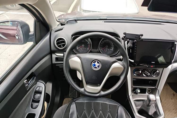 Used Venucia T70 2015 1.6L Manual Ruixing Edition Steering Wheel