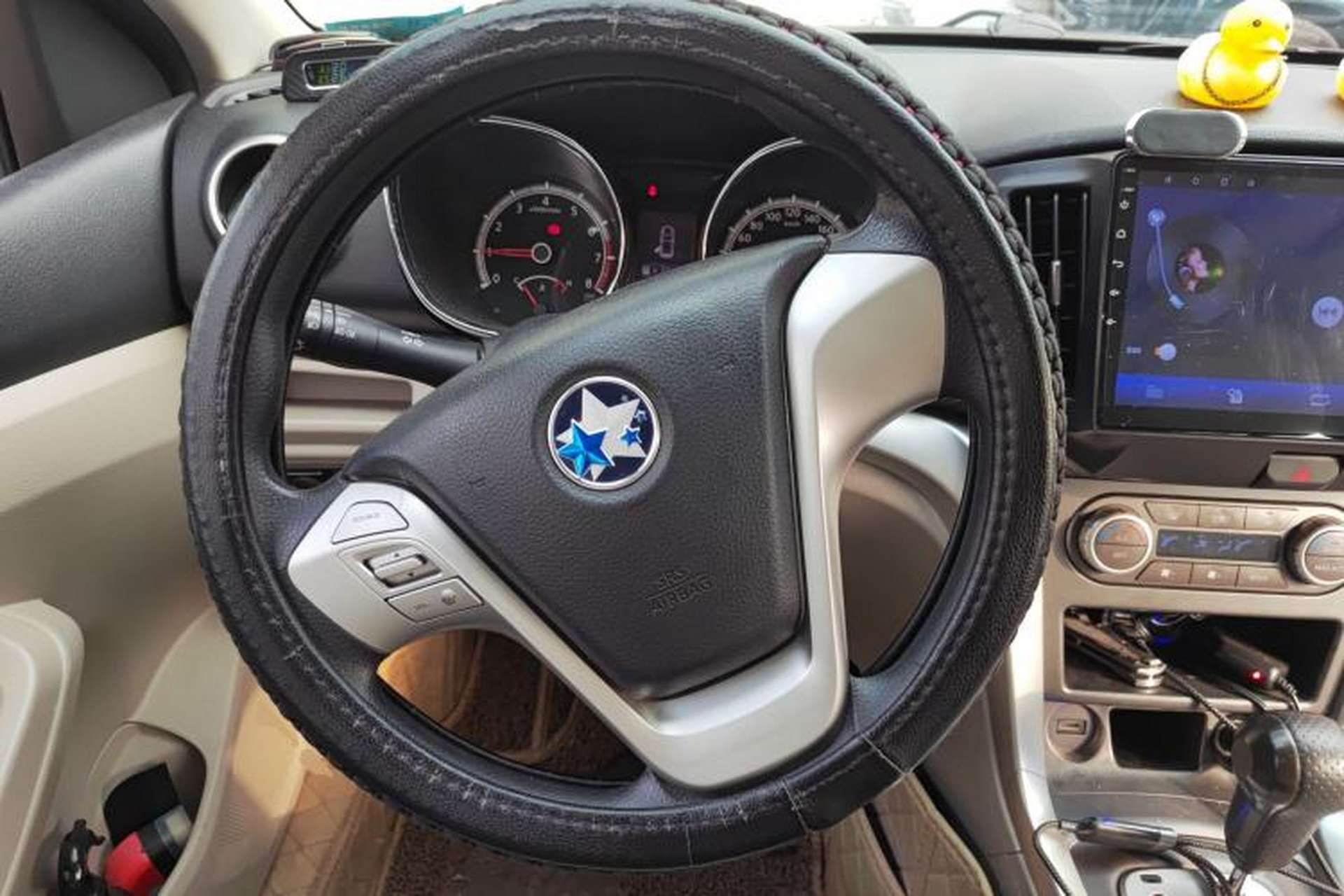 Used Venucia T70 2015 2.0L CVT Smart Edition Steering Wheel