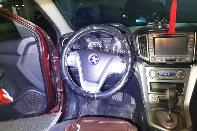 Used Venucia T70 2015 2.0L CVT Smart Edition Steering Wheel