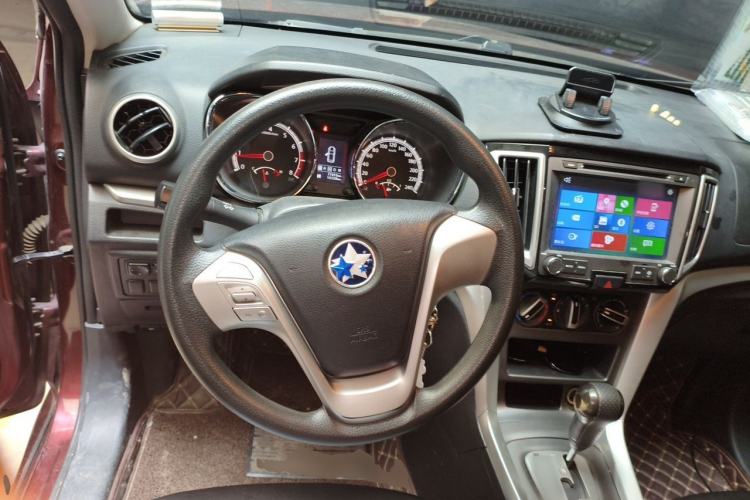 Used Venucia T70 2015 2.0L CVT Smart Choice Edition Steering Wheel