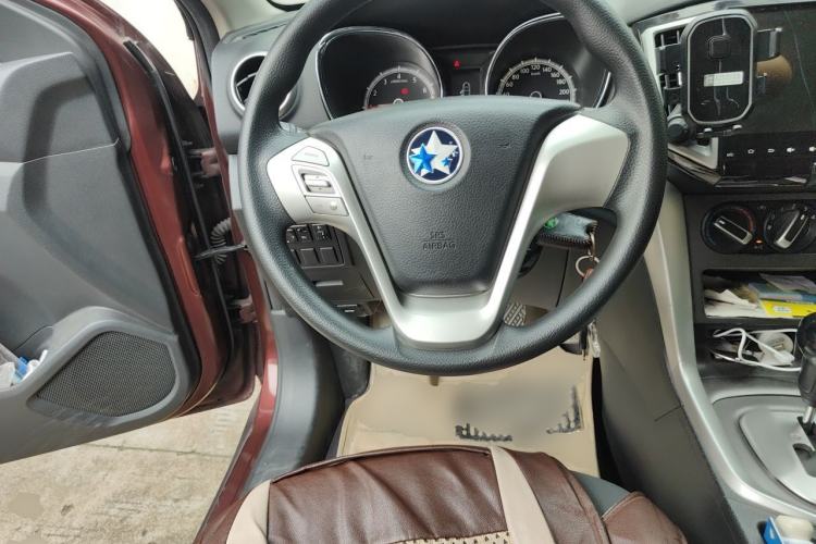 Used Venucia T70 2015 2.0L CVT Smart Choice Edition Steering Wheel