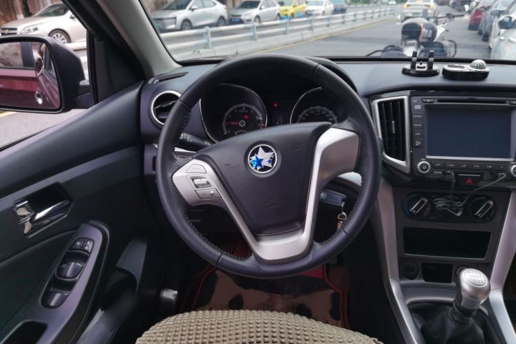 Used Venucia T70 2015 2.0L Manual RuiXiang Edition Steering Wheel