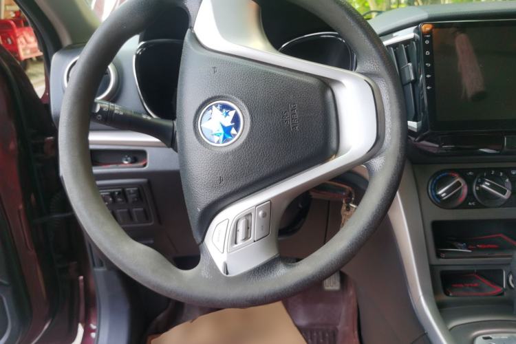 Used Venucia T70 2015 2.0L CVT Smart Choice Edition Steering Wheel