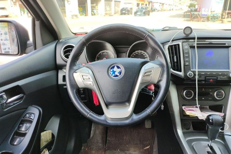 Used Venucia T70 2015 2.0L CVT Smart Edition Steering Wheel