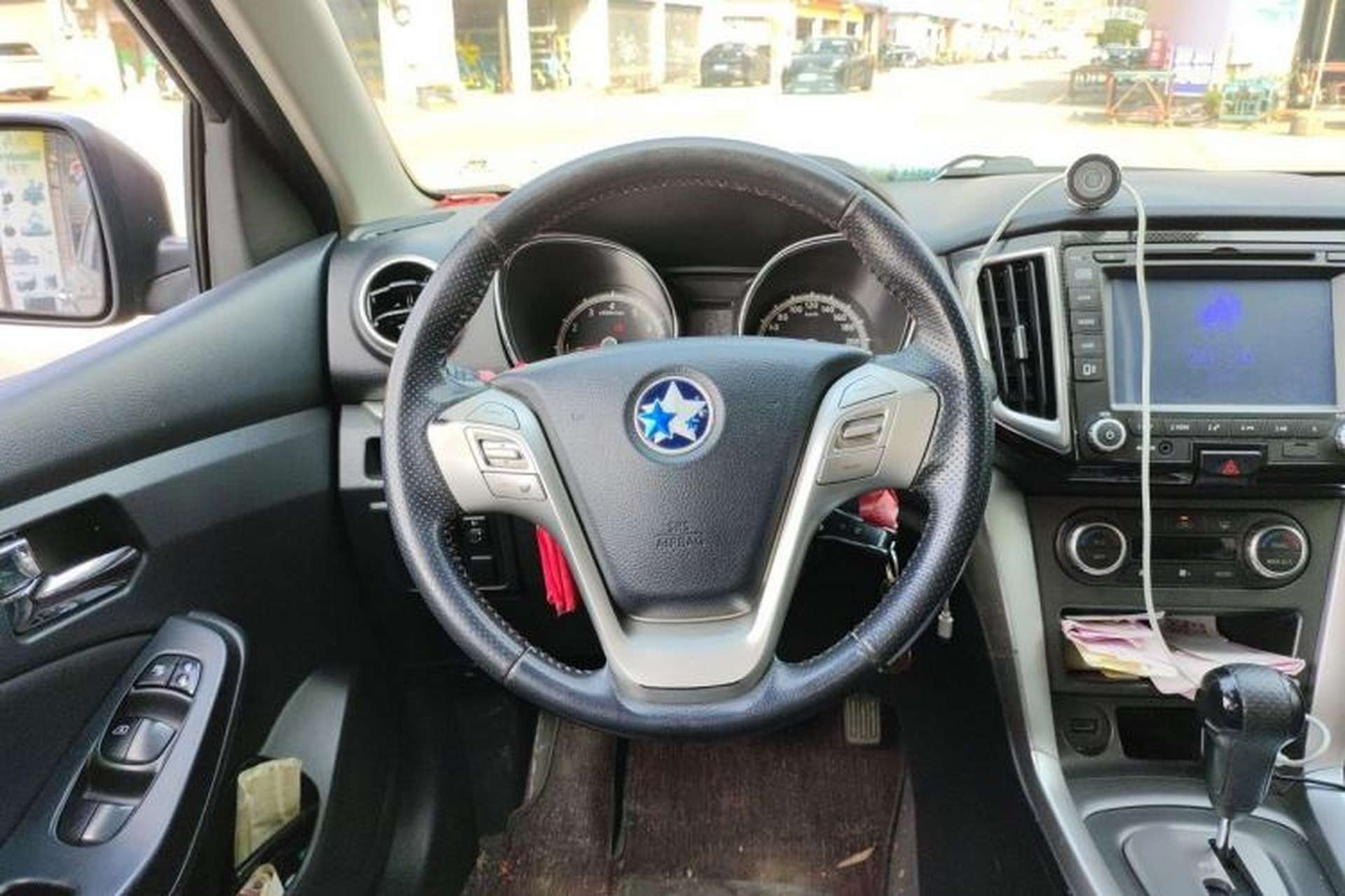 Used Venucia T70 2015 2.0L CVT Smart Edition Steering Wheel