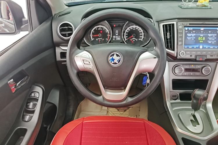 Used Venucia T70 2015 2.0L CVT Smart Edition Steering Wheel