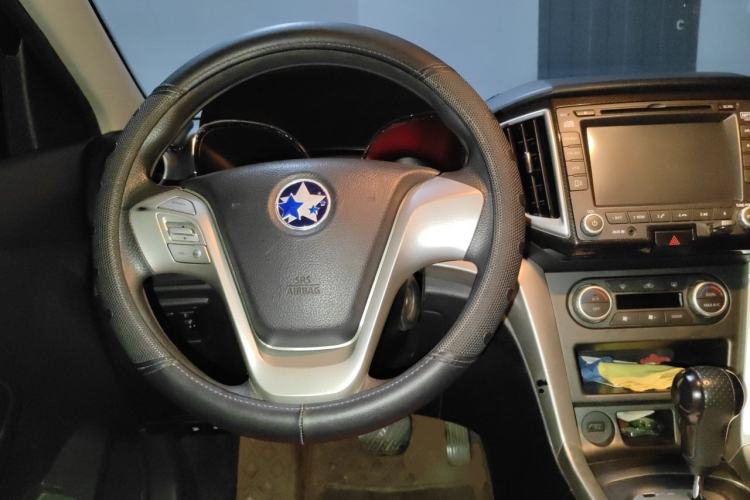 Used Venucia T70 2015 2.0L CVT Smart Edition Steering Wheel