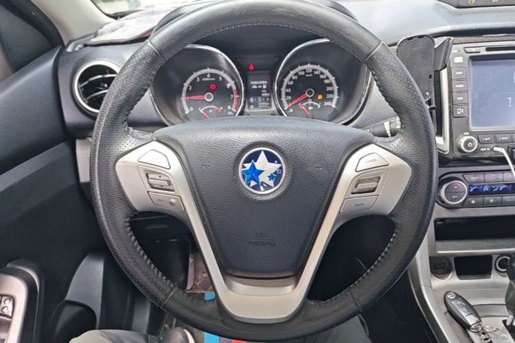 Used Venucia T70 2015 2.0L CVT Smart Edition Steering Wheel