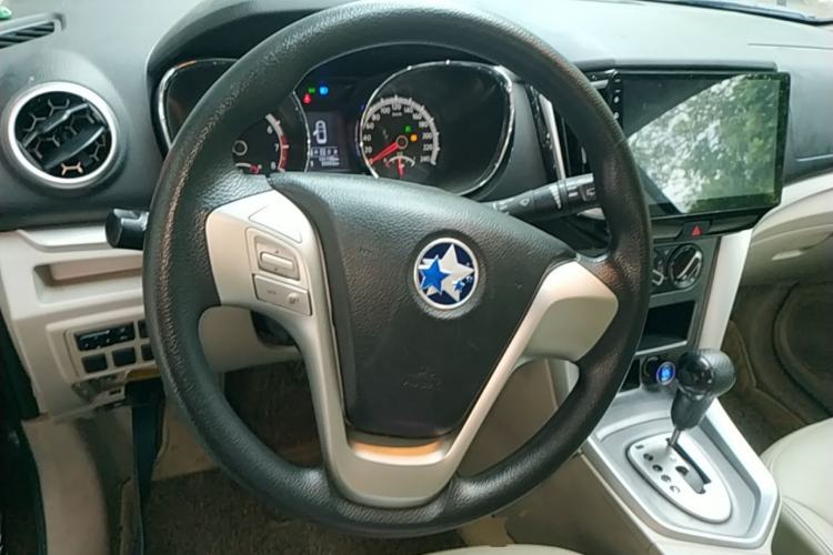 Used Venucia T70 2015 2.0L CVT Smart Choice Edition Steering Wheel