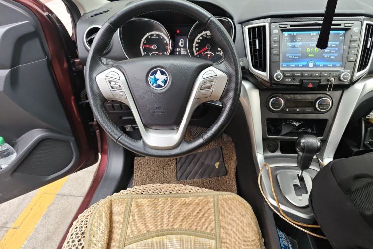 Used Venucia T70 2015 2.0L CVT Smart Edition Steering Wheel