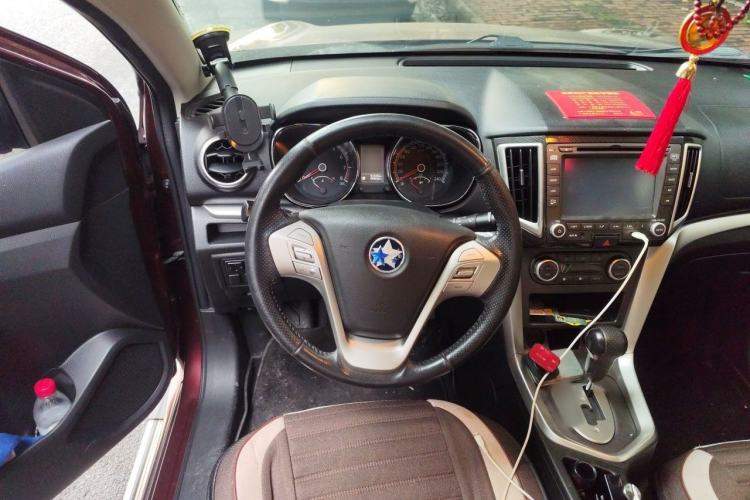Used Venucia T70 2015 2.0L CVT Smart Edition Steering Wheel