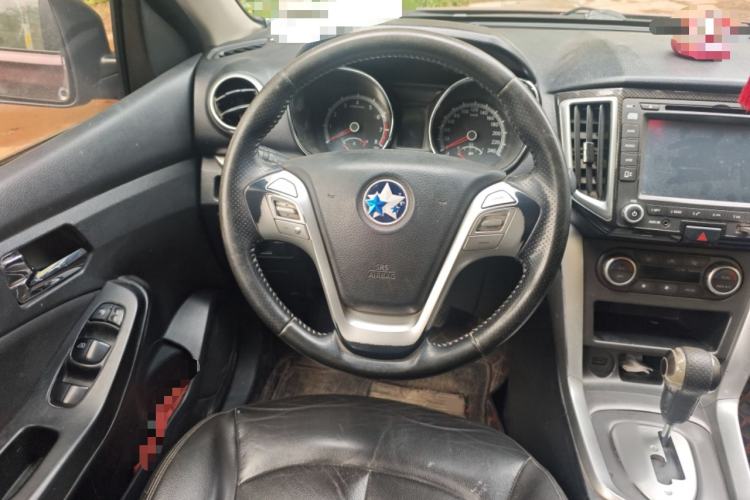 Used Venucia T70 2015 2.0L CVT Smart Edition Steering Wheel