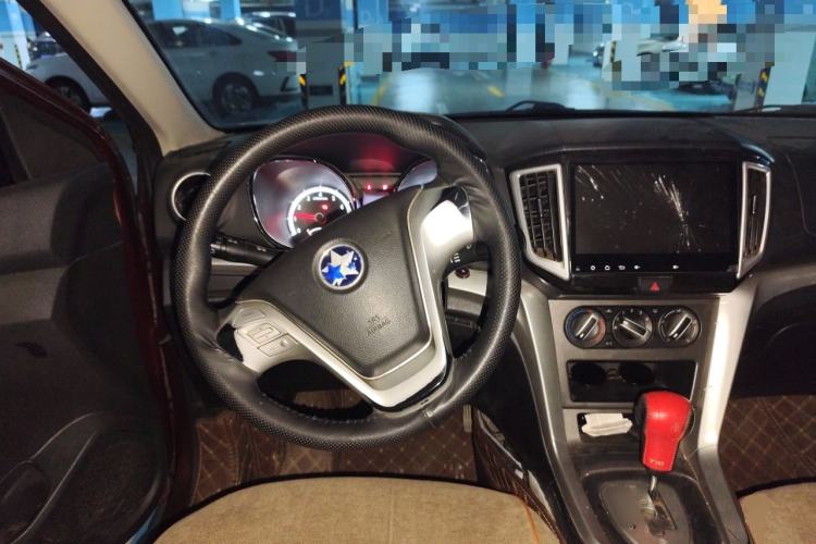 Used Venucia T70 2015 2.0L CVT Smart Choice Edition Steering Wheel