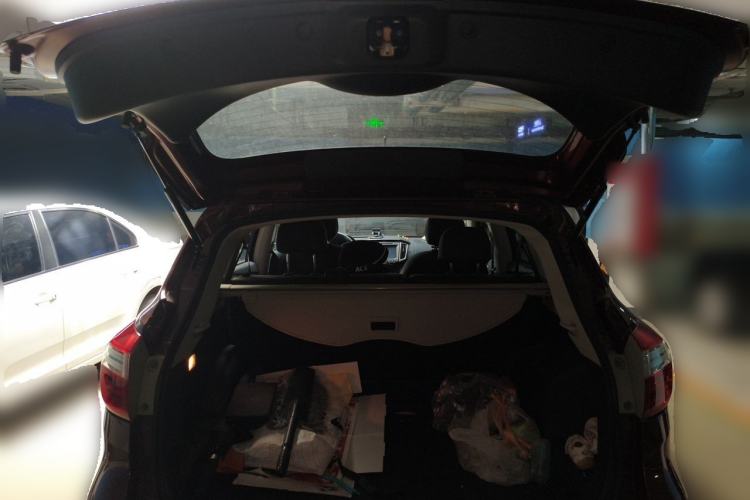 Used Venucia T70 2015 2.0L CVT Smart Choice Edition Trunk