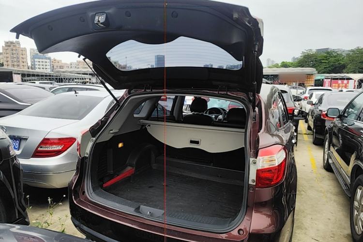 Used Venucia T70 2015 2.0L CVT Smart Edition Trunk