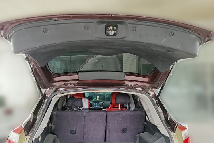 Used Venucia T70 2015 2.0L CVT Smart Edition Trunk