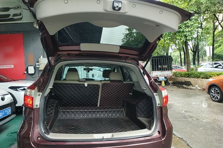 Used Venucia T70 2015 2.0L CVT Smart Choice Edition Trunk