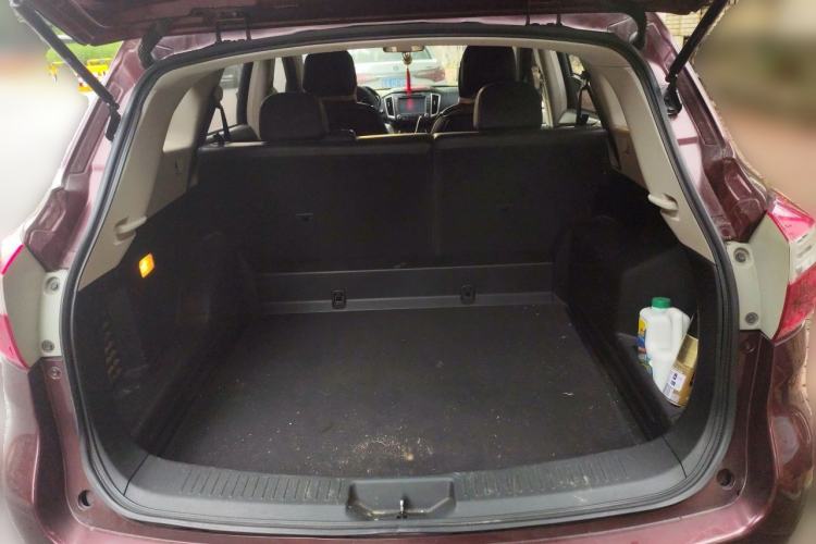 Used Venucia T70 2015 2.0L CVT Smart Edition Trunk