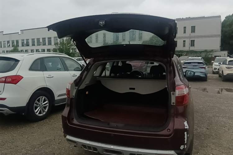 Used Venucia T70 2015 2.0L Manual RuiQu Version Trunk
