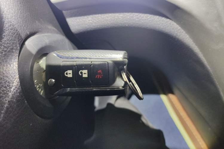Used Venucia T70 2015 2.0L CVT Smart Edition Vehicle Key
