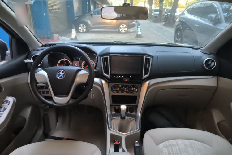 Used Venucia T70 2015 1.6L Manual Ruixing Edition Center Console