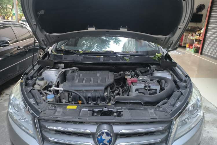 Used Venucia T70 2015 1.6L Manual Ruixing Edition Engine Bay
