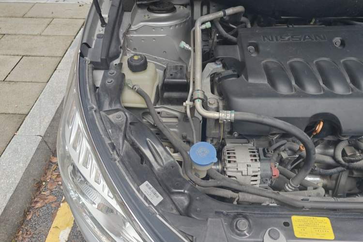 Used Venucia T70 2015 2.0L CVT Smart Choice Edition Engine Bay Right