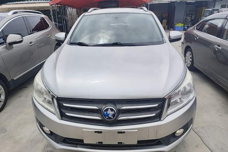 Used Venucia T70 2015 2.0L CVT Smart Choice Edition Front